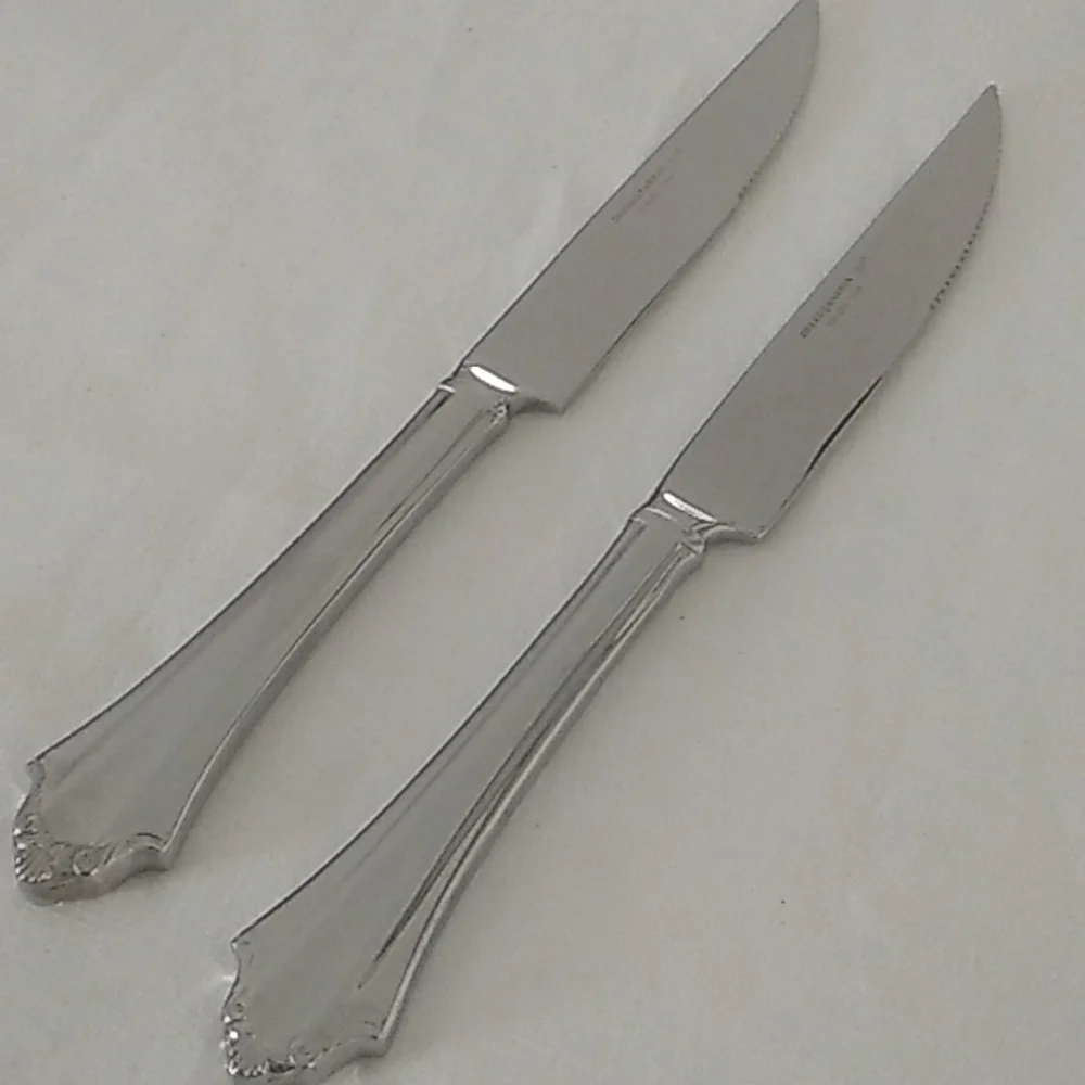 Reed And Barton Select Devonshire 2 Steak Knives Glossy Stainless